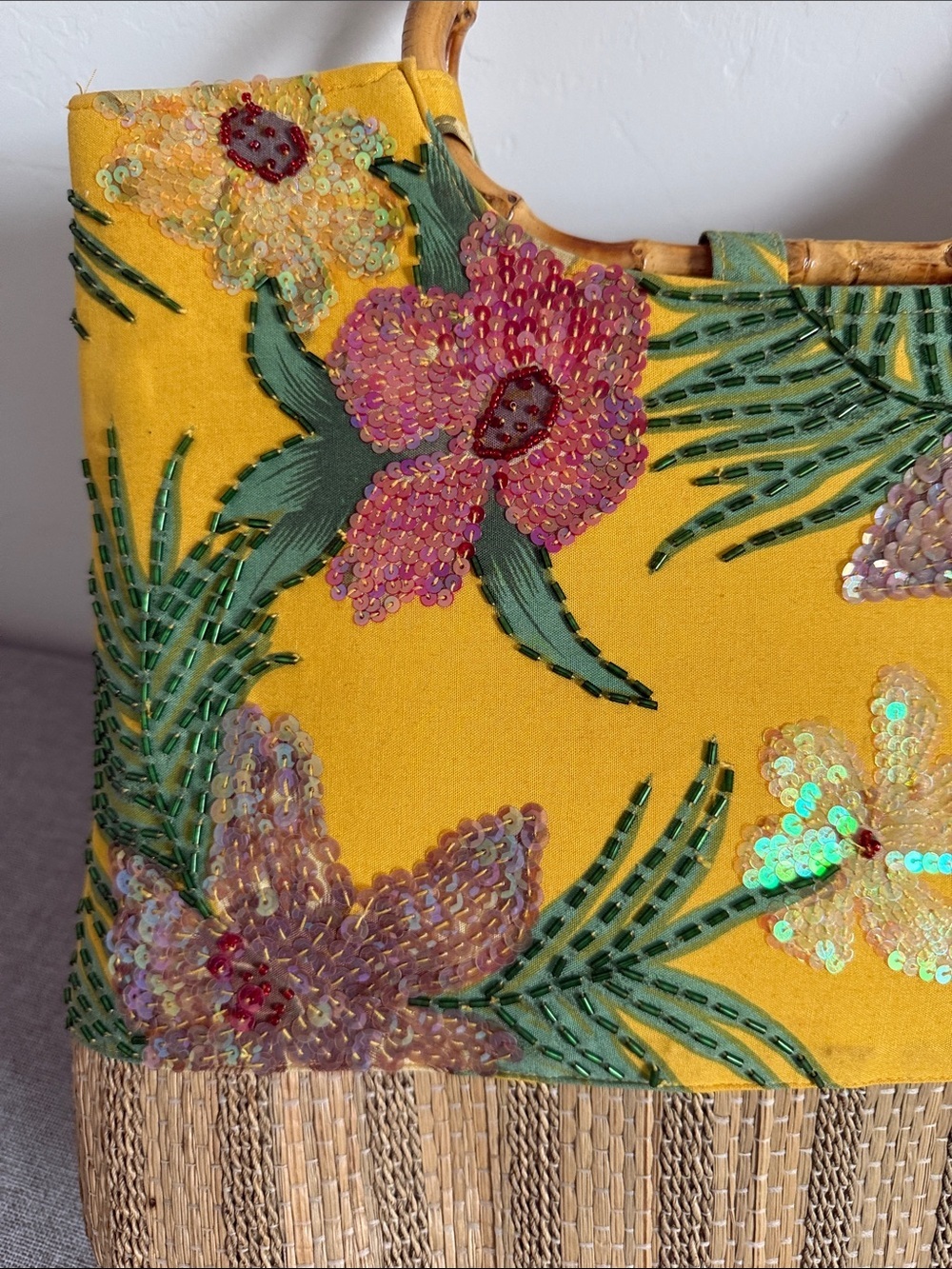 Yellow vintage Floral Bamboo-Handle Tote Bag - Picture 14 of 16